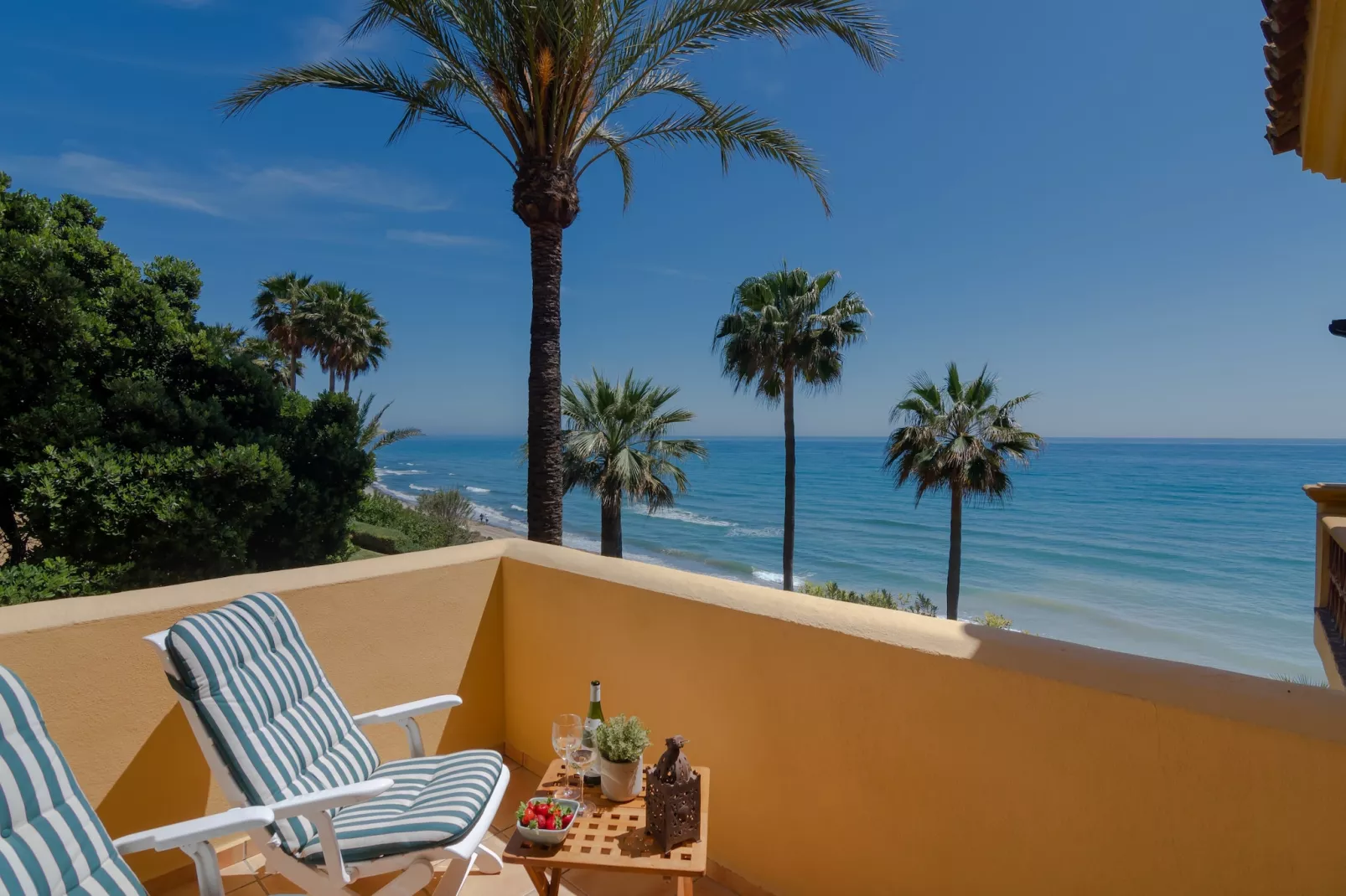 Superb Front Line Location, Sea View- Heated Pool - Terrasbalkon