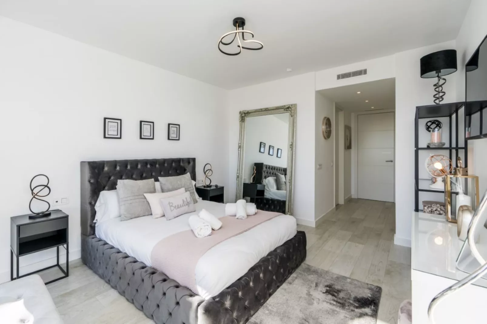 Stylish 3-Bed Apartment | Alcazaba Lagoon (1214) - Slaapkamer