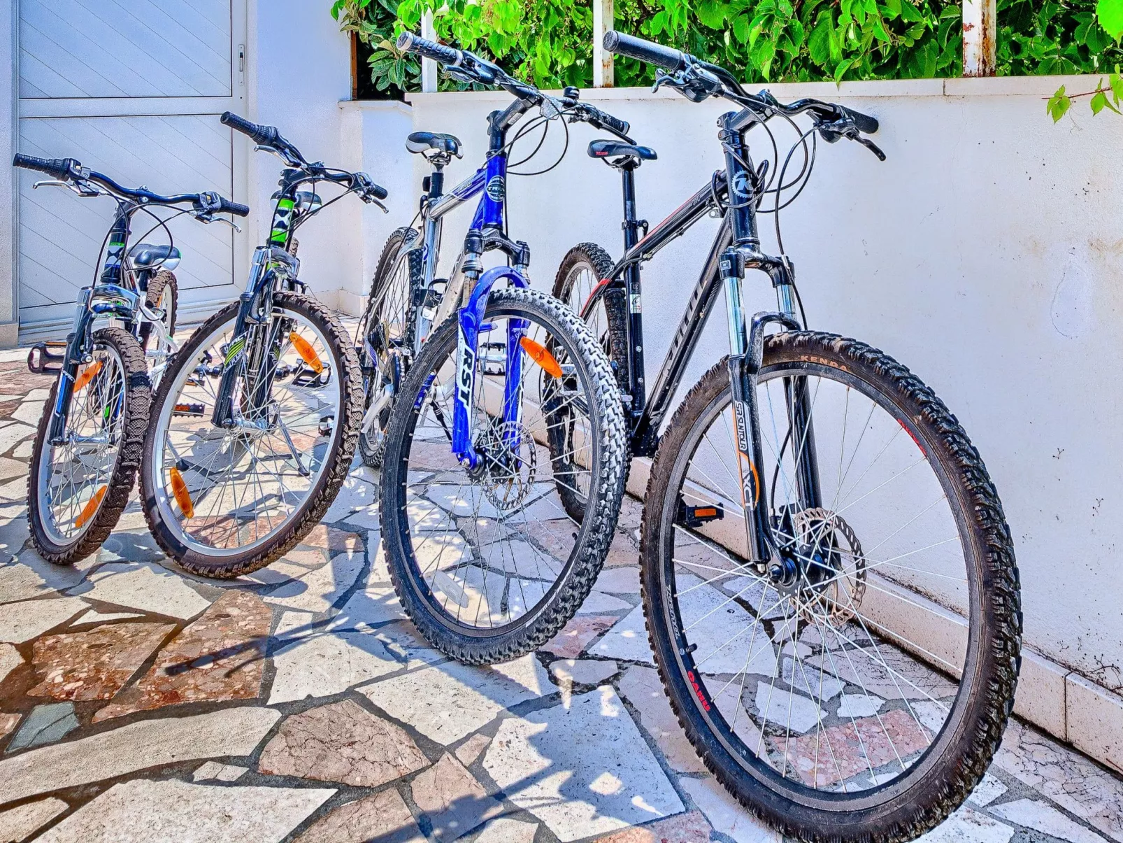 Mit Terrasse, Pool und Strandzugang - Image-tags.info