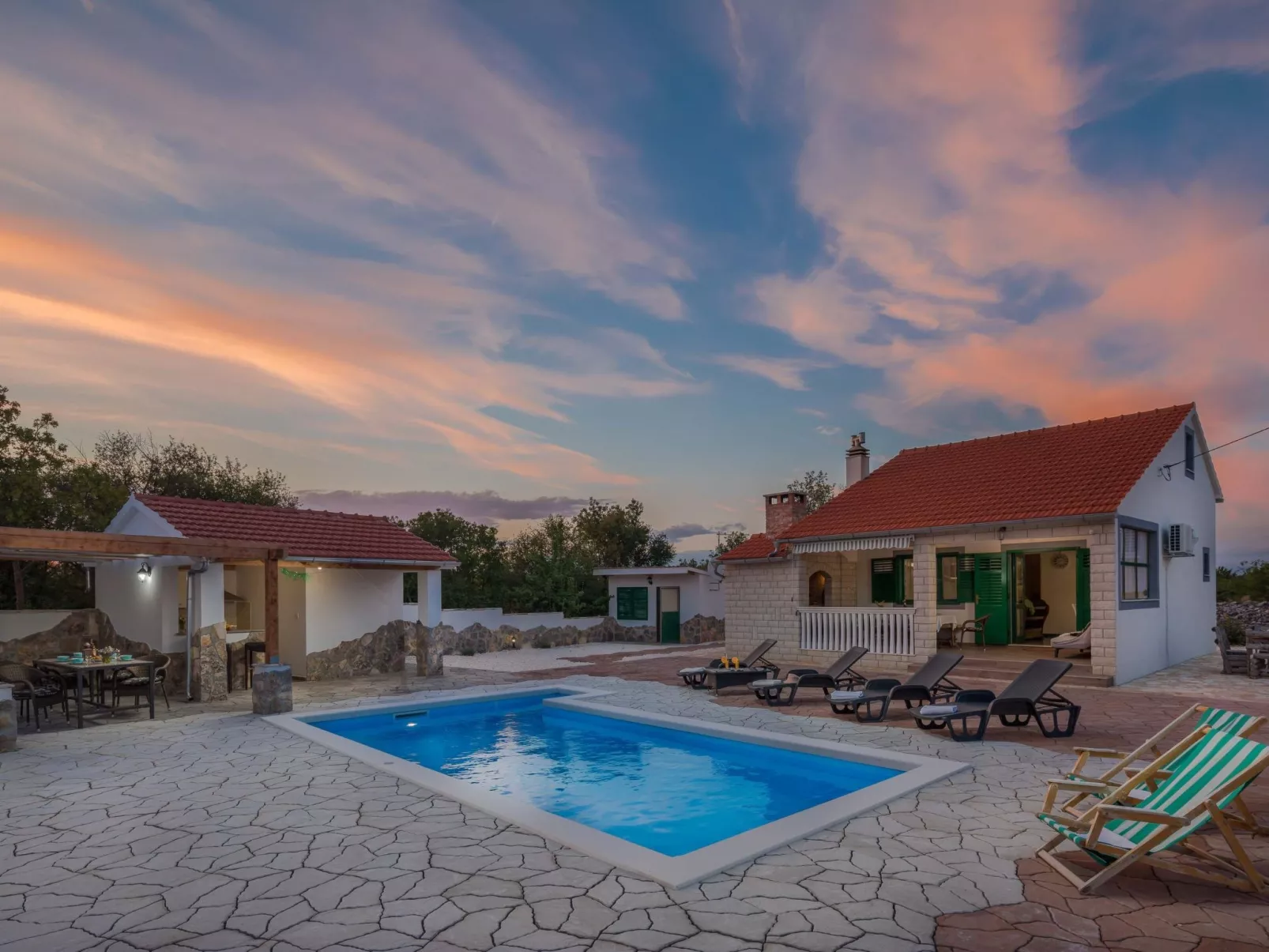 Villa Mystic Woods mit Pool - Buiten