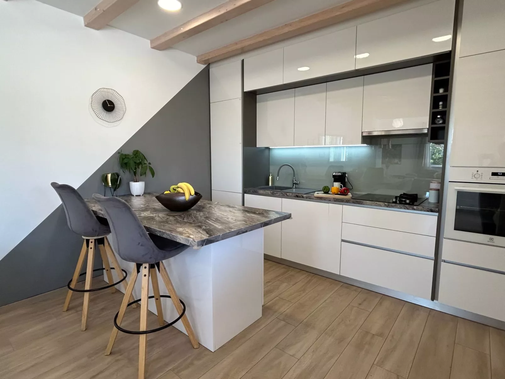 Diva mit privatem Pool - Binnen