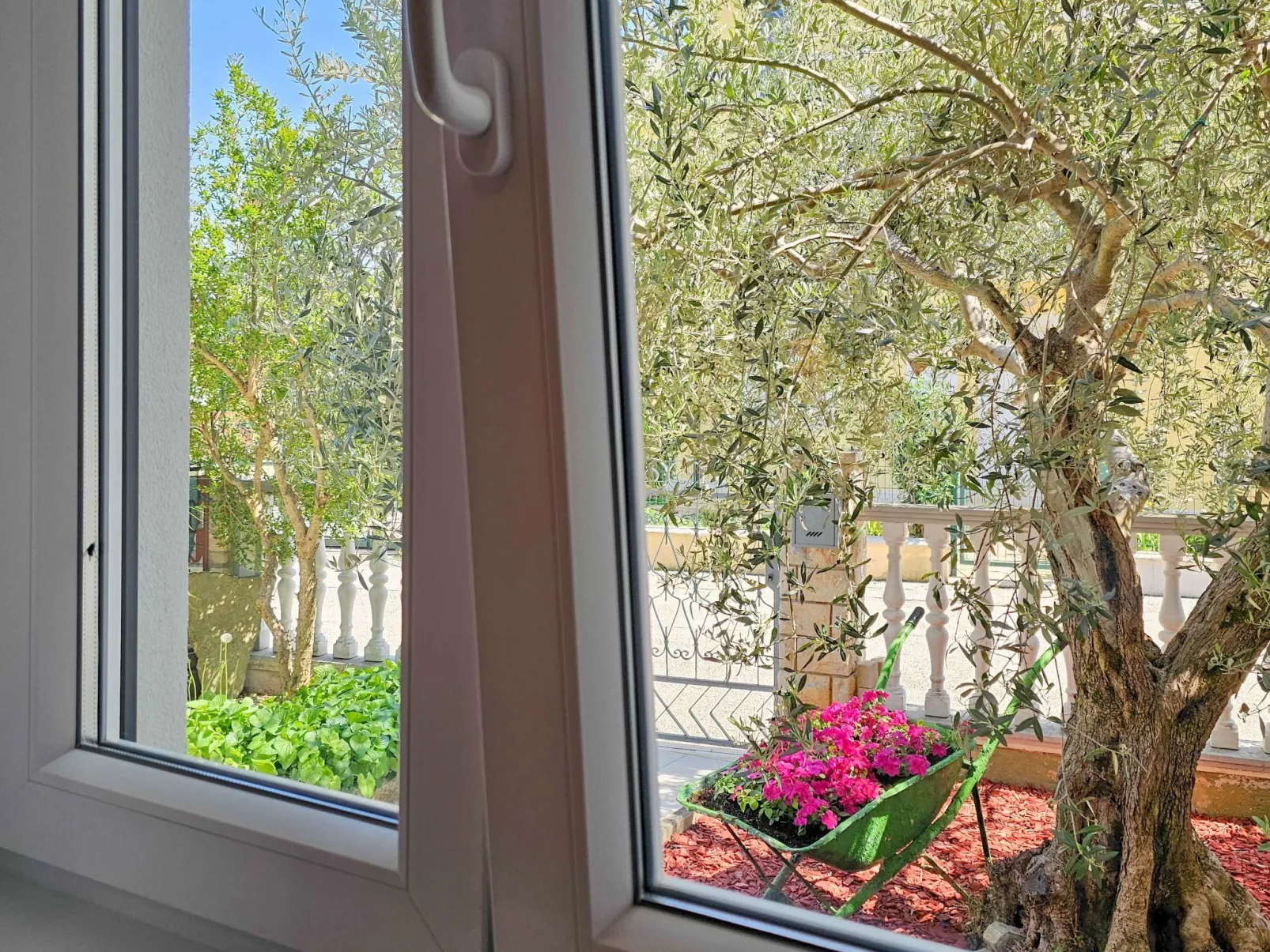 "Beco 2" direkt am Strand - Buiten