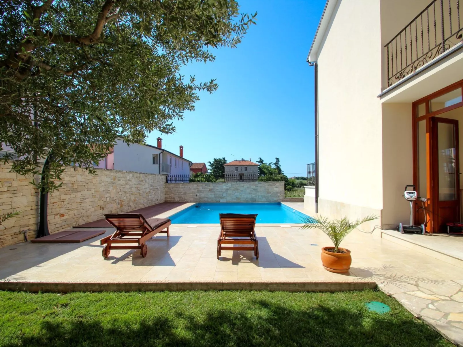 Für 4 Personen ca. 50 m&sup2; in Bužinija, Adriaküste Kroatien (Westküste von I - Buiten