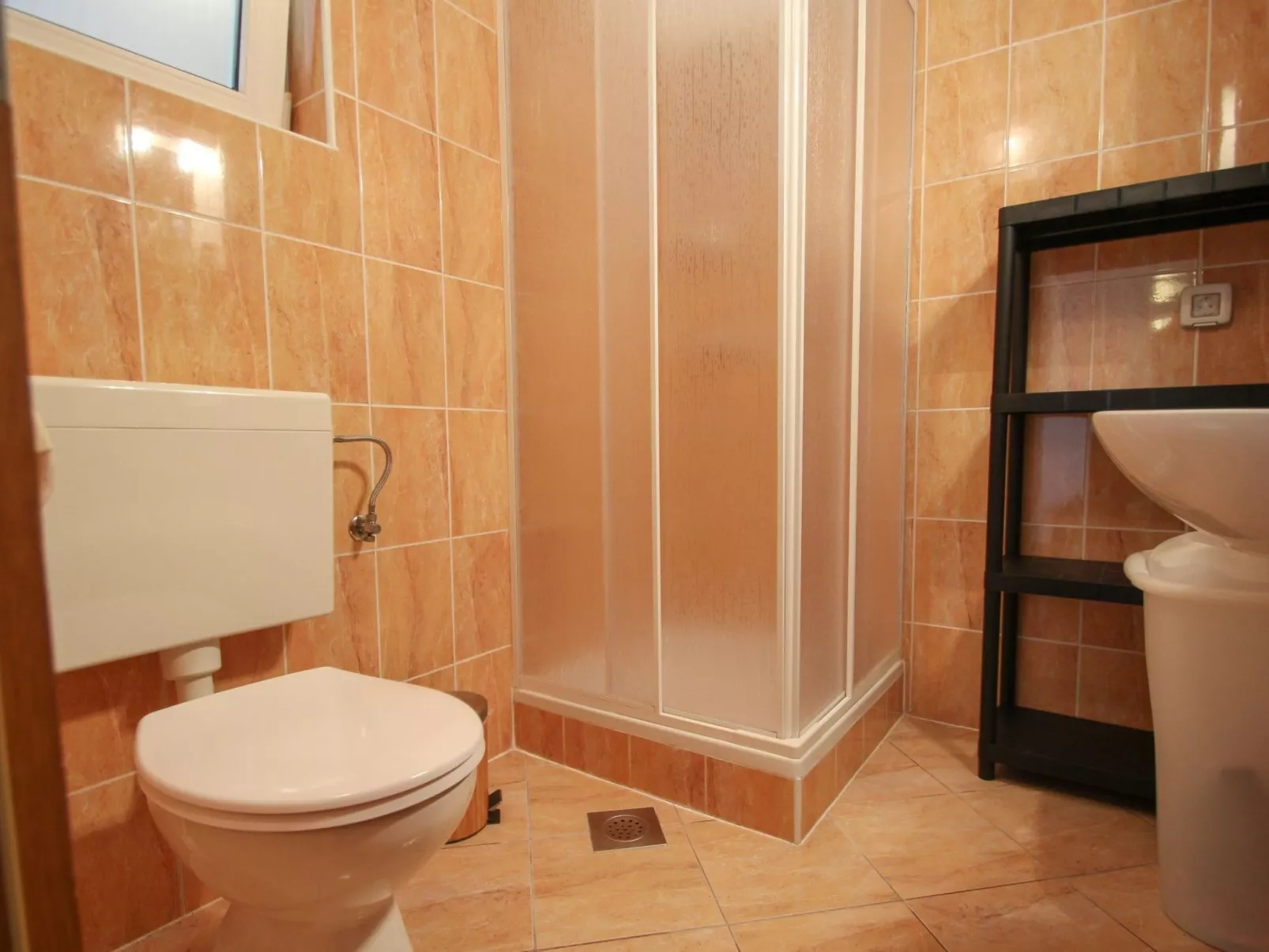 Mit Terrasse für 4 Personen - Binnen