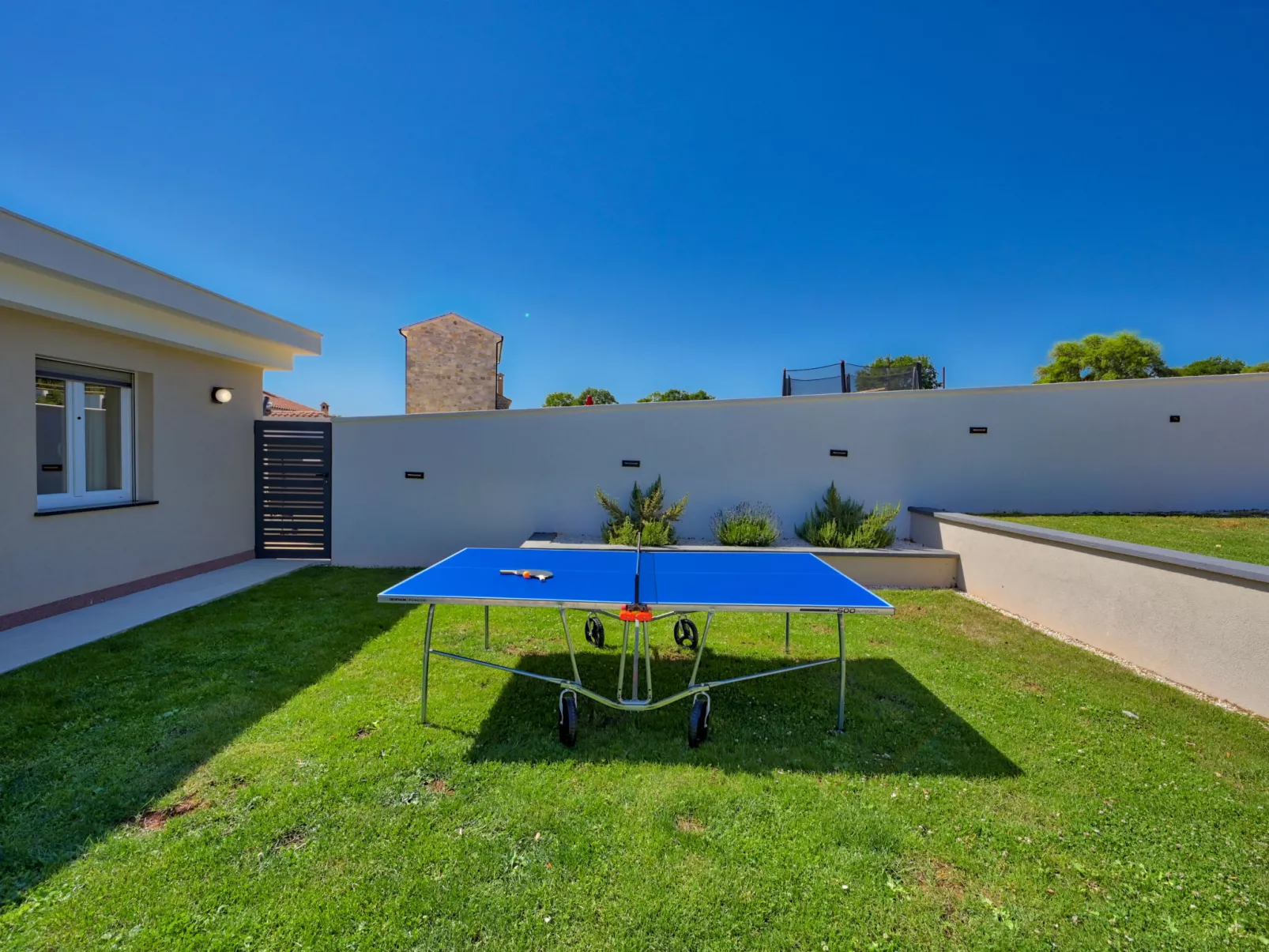 Montevernal - Buiten