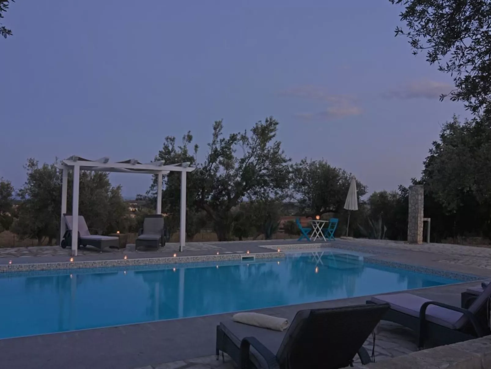 Moderne Ferienvilla bei Noto mit Meerblick und privatem Pool - Buiten