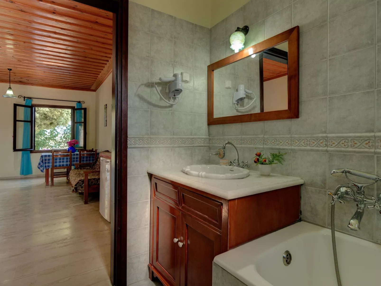 Studio mit zwei Balkonen - Binnen