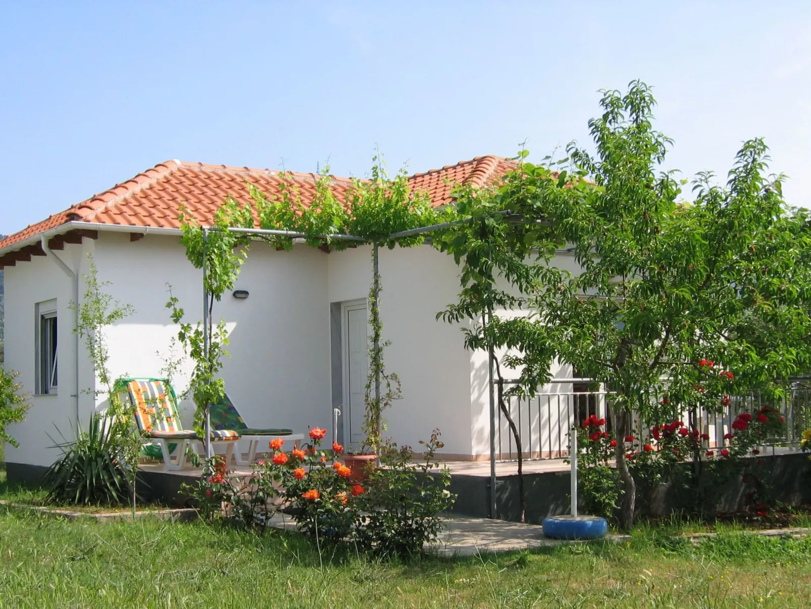 Strandnahes Ferienhaus mit privatem Garten - Image-tags.info