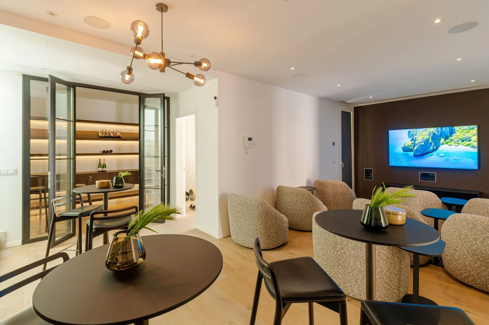 Unique & Luxurious Villa with Heated Pool! - Eetkamer