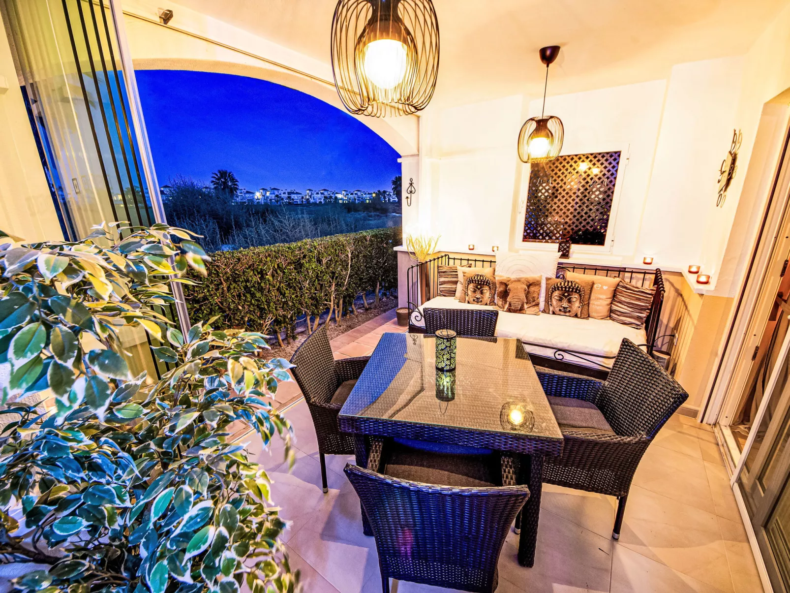 "Casa La Torre" mit Wallbox - Buiten