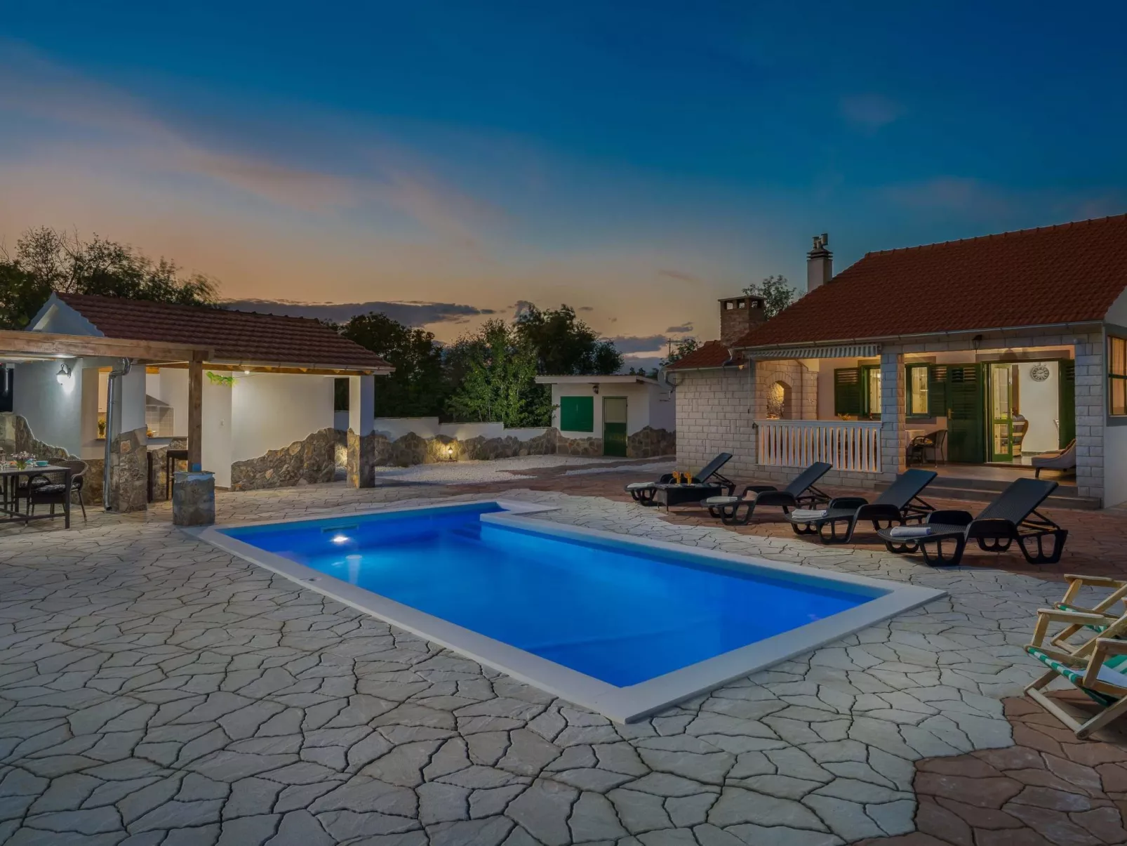 Villa Mystic Woods mit Pool - Buiten