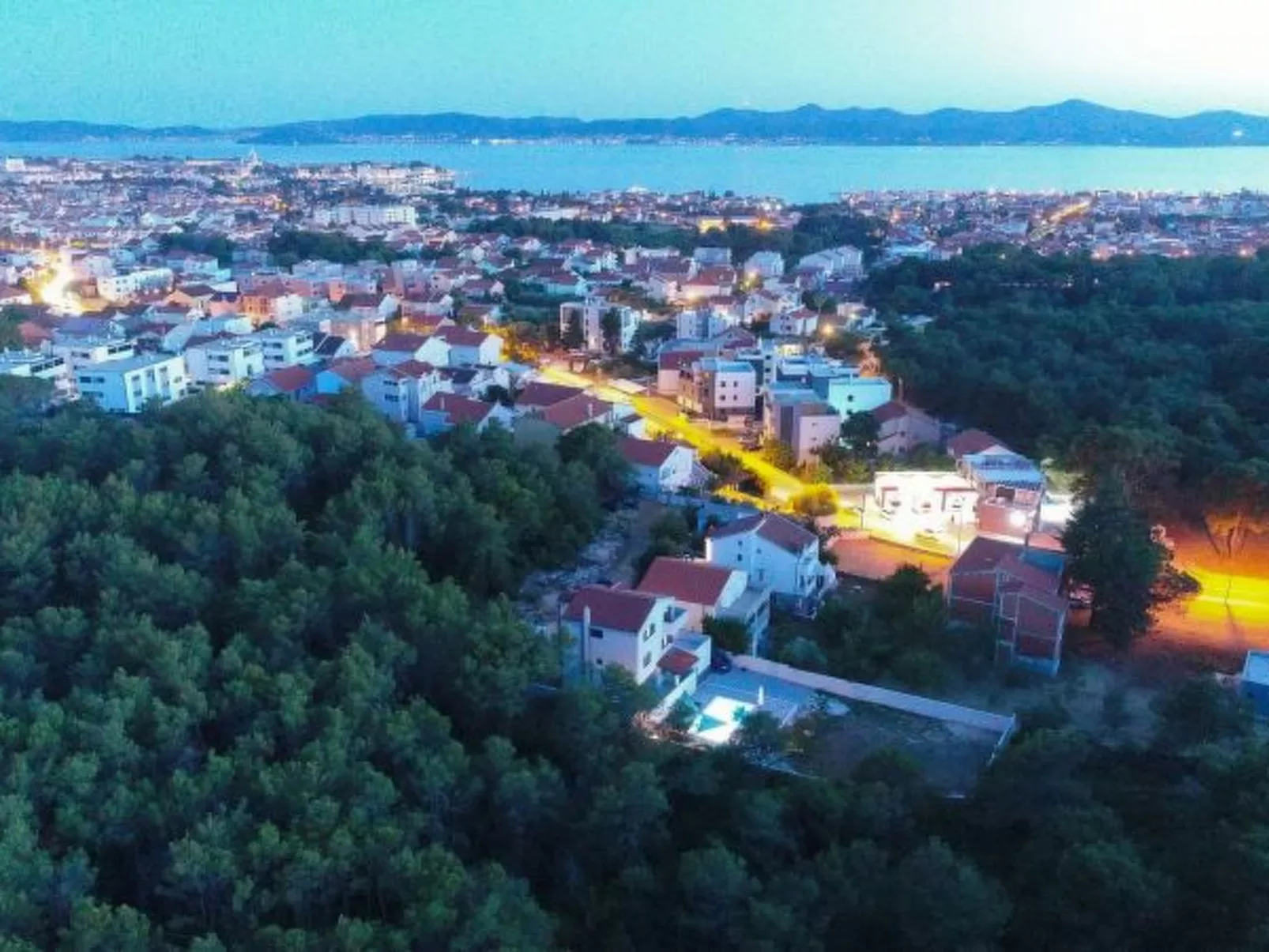 Villa Pinia with pool, Zadar - Image-tags.info