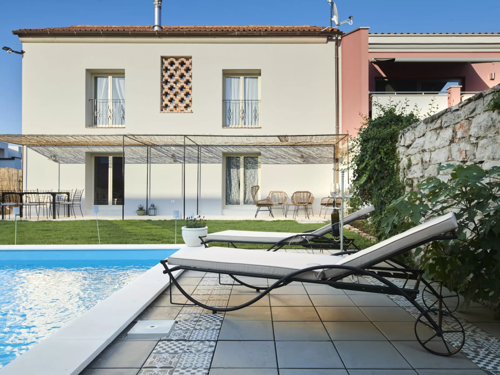 Mediterranea - Buiten