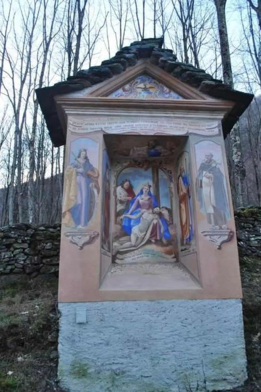 Rustico di vacanza nel nucleo di Moghegno - Buiten