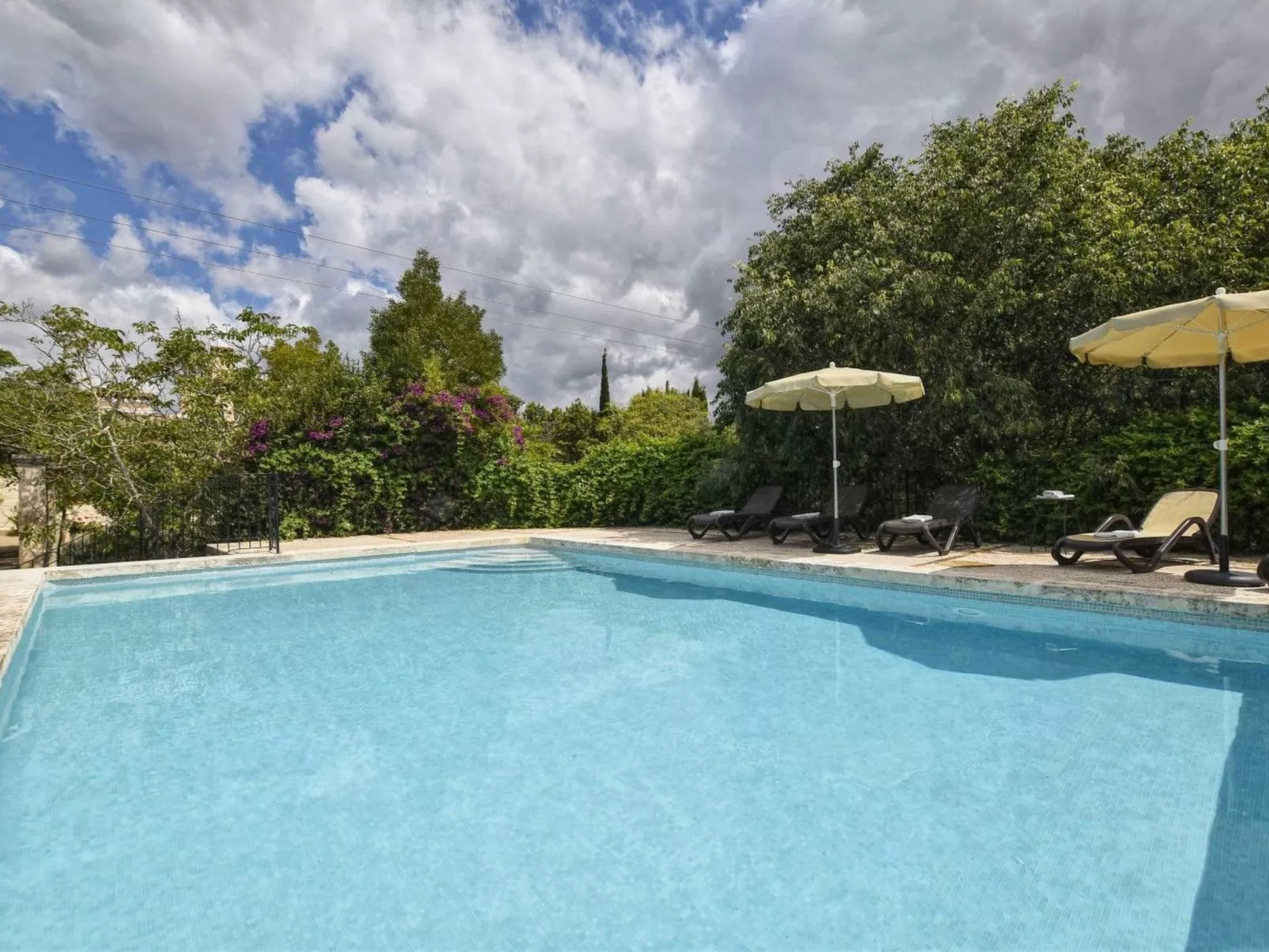 Ferienvilla mit privatem Pool - Buiten