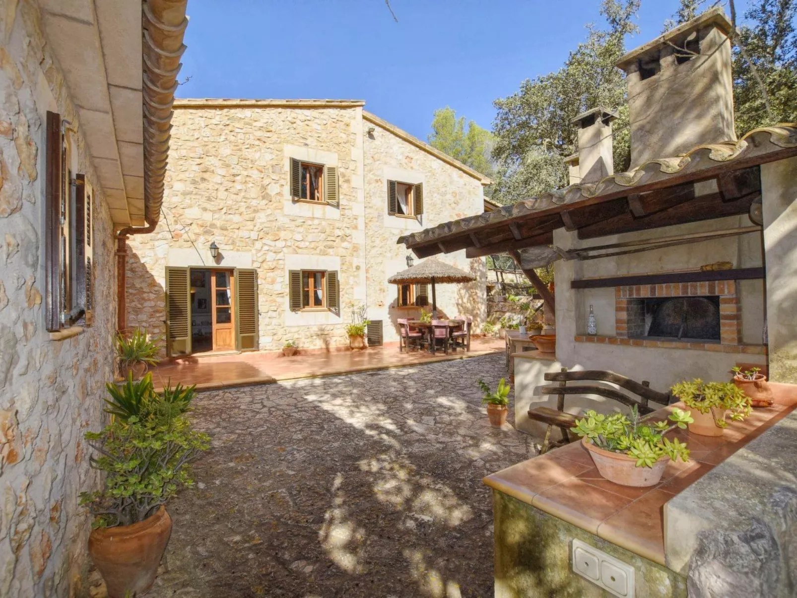 Rustikale Villa in der schönen mallorquinischen - Buiten