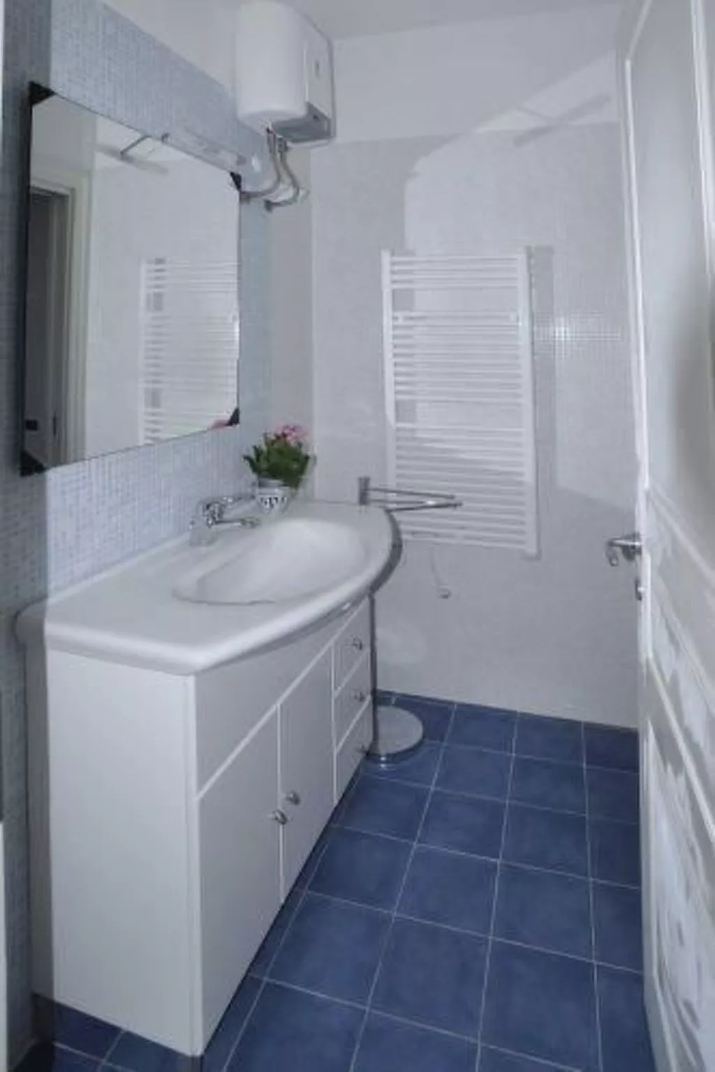 Unterkunft in einer Residenz, in der Nähe des Meeres, Schwimmbad - Binnen