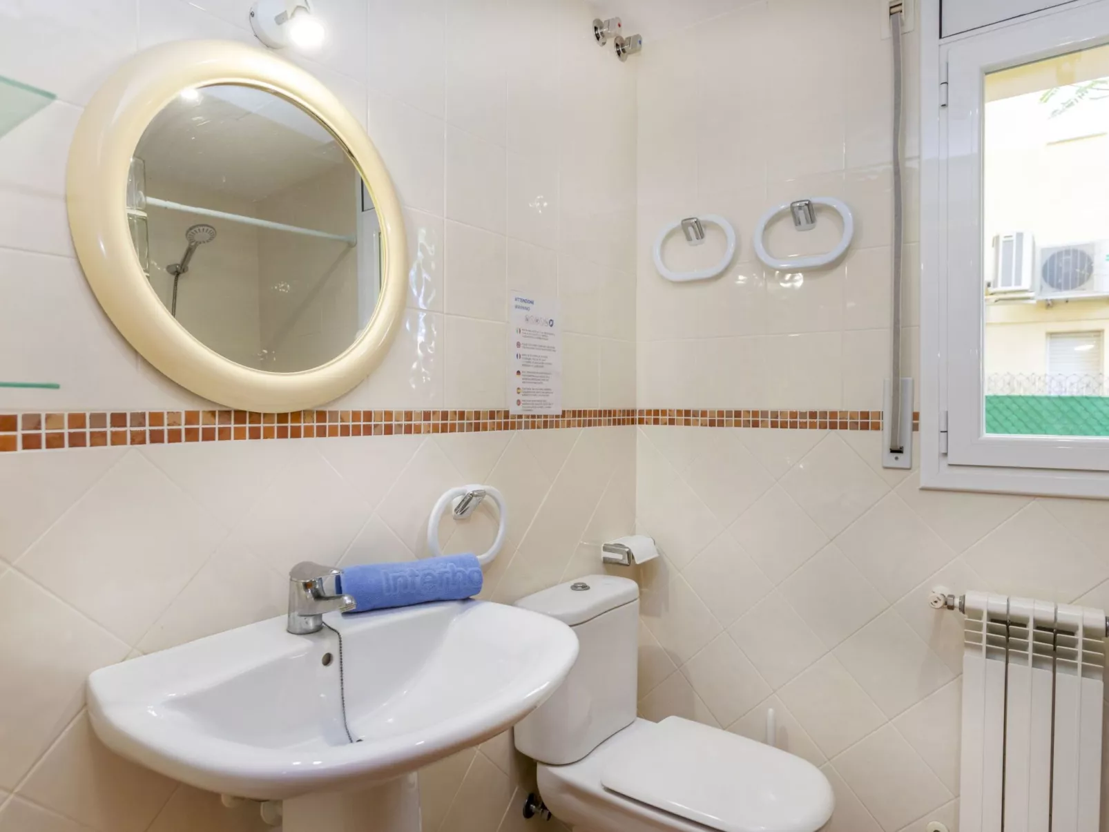 Urb Las Tres Calas - Binnen