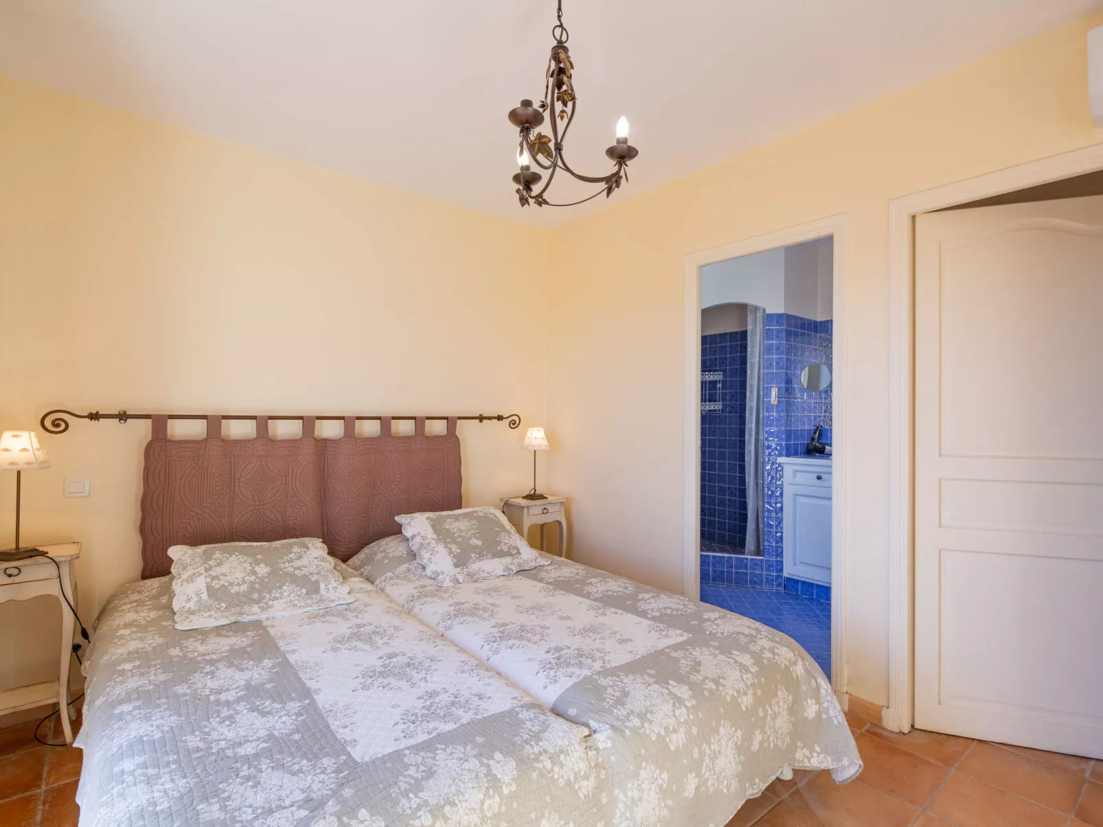 La Figuière - Binnen