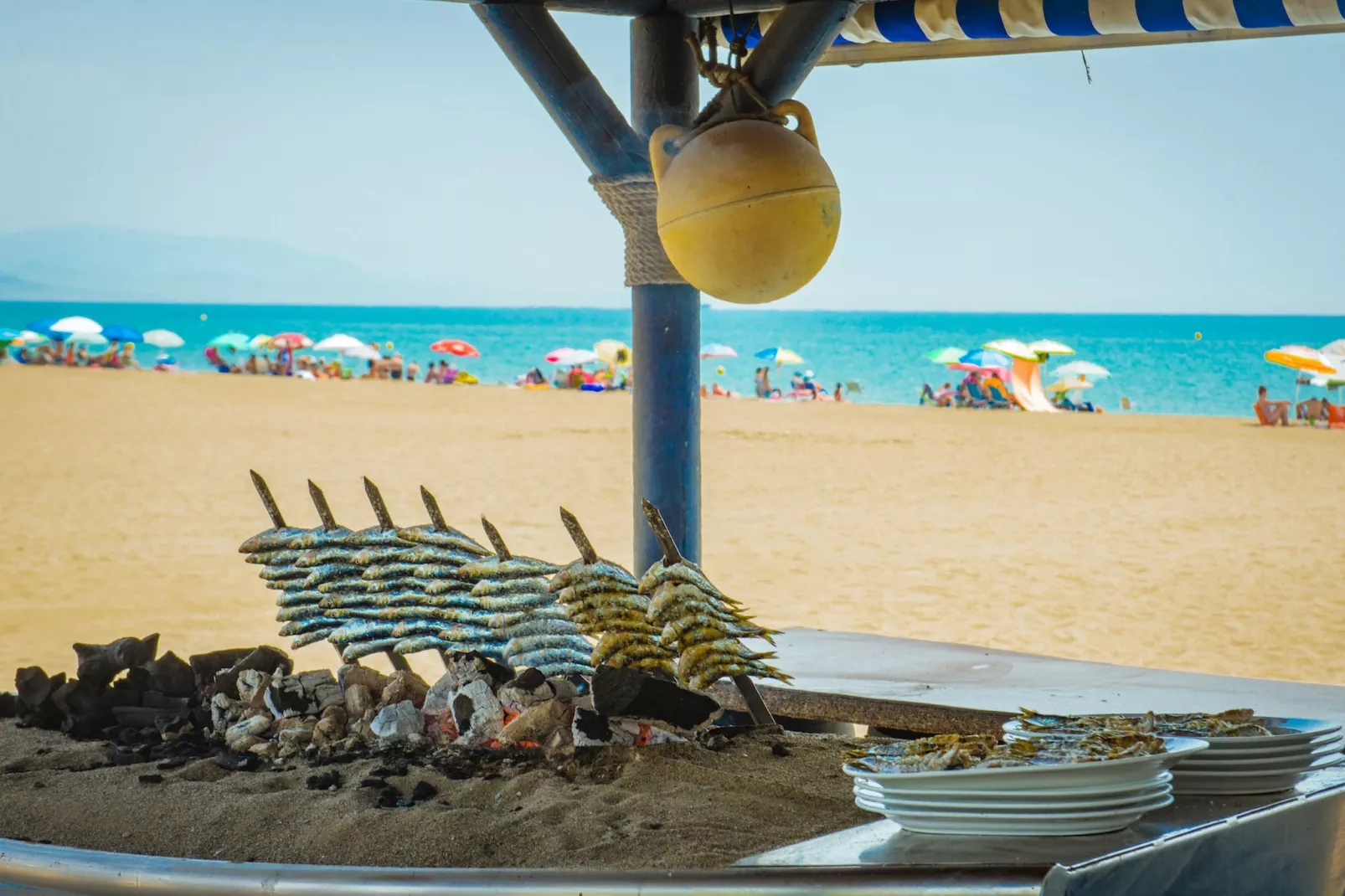 Beachside Family Apartment with Direct Pool Access - Gebieden zomer 1km