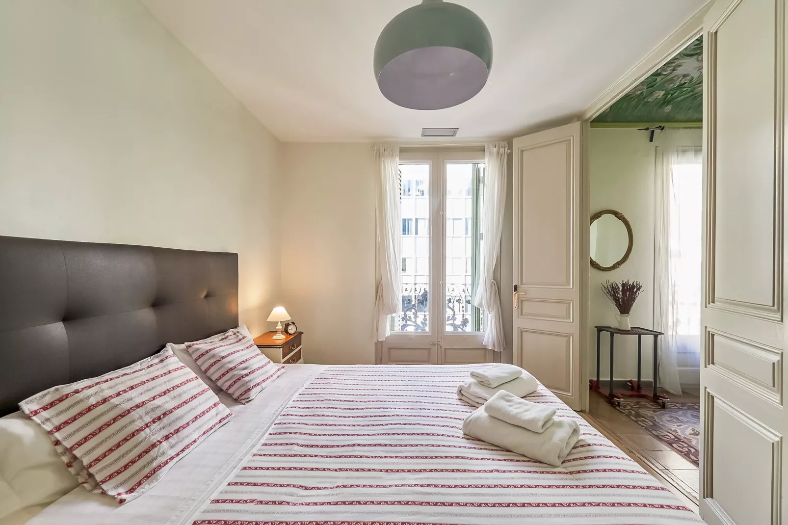 Rambla Paris Apartment - Slaapkamer