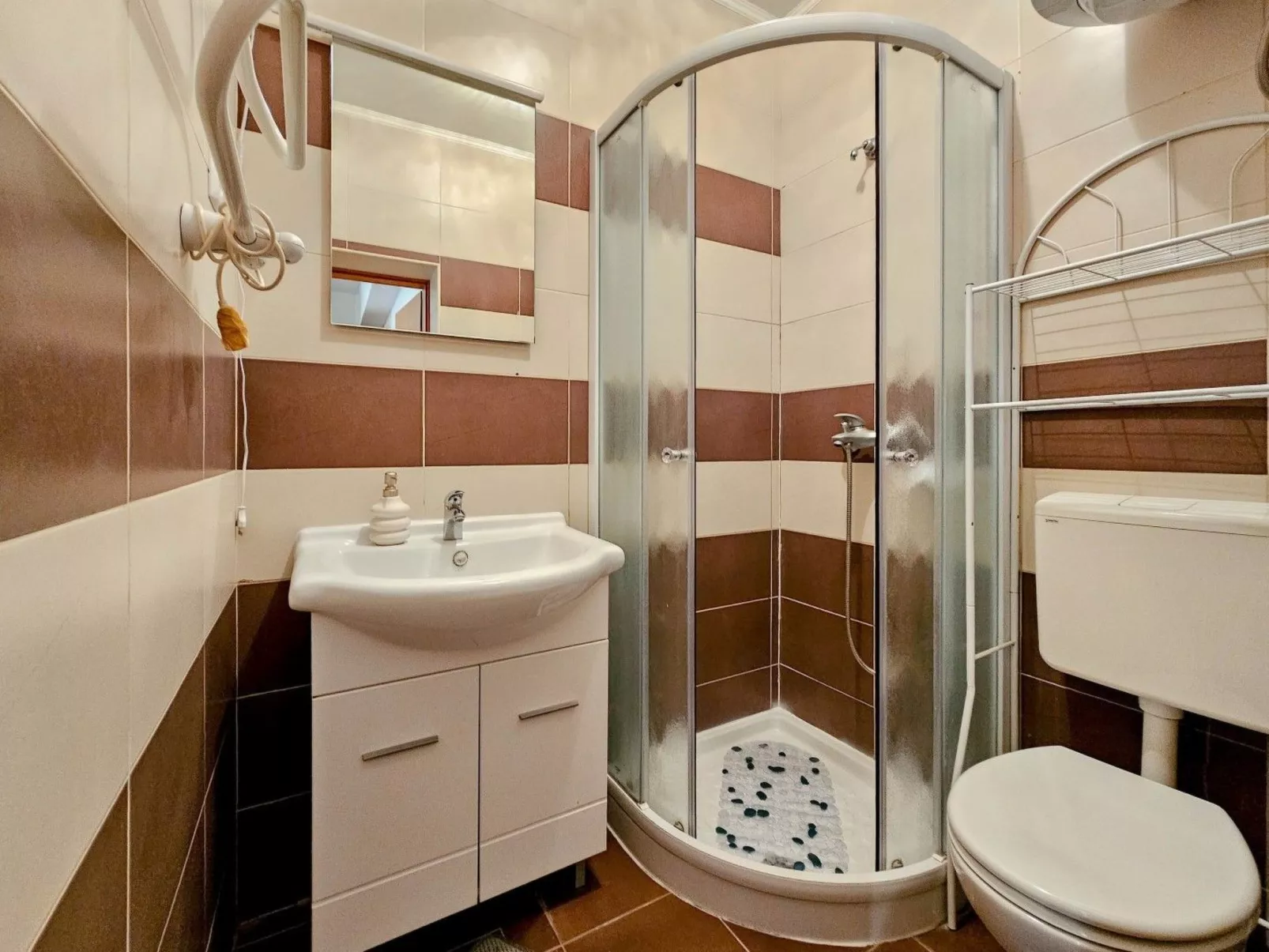 "Pintar 2" direkt am Strand - Binnen