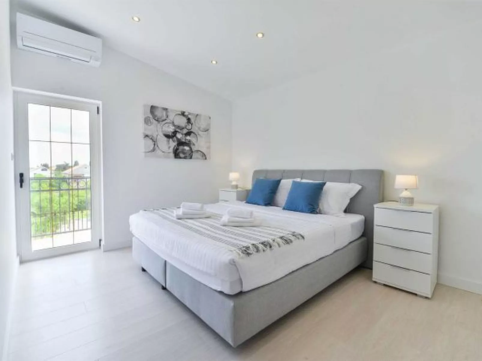 Luxury Villa Maria with large pool - Image-tags.info