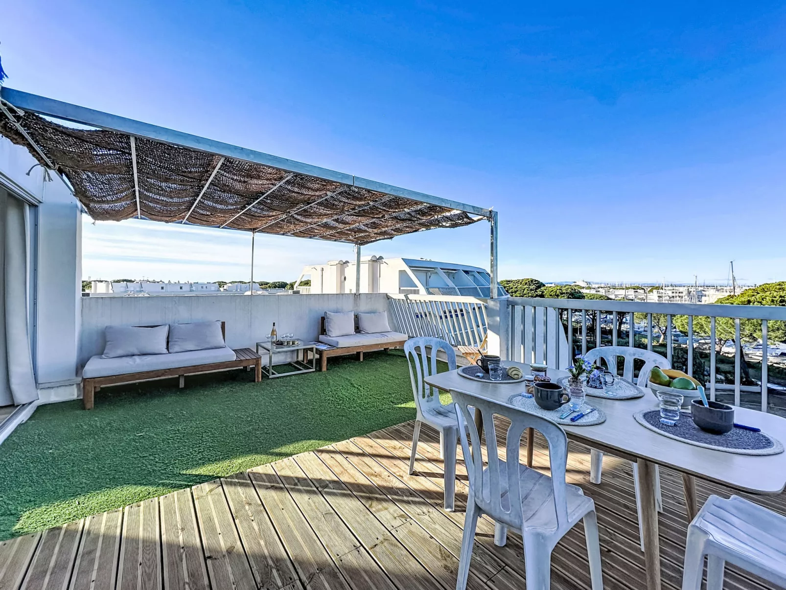 La Croisière - Binnen