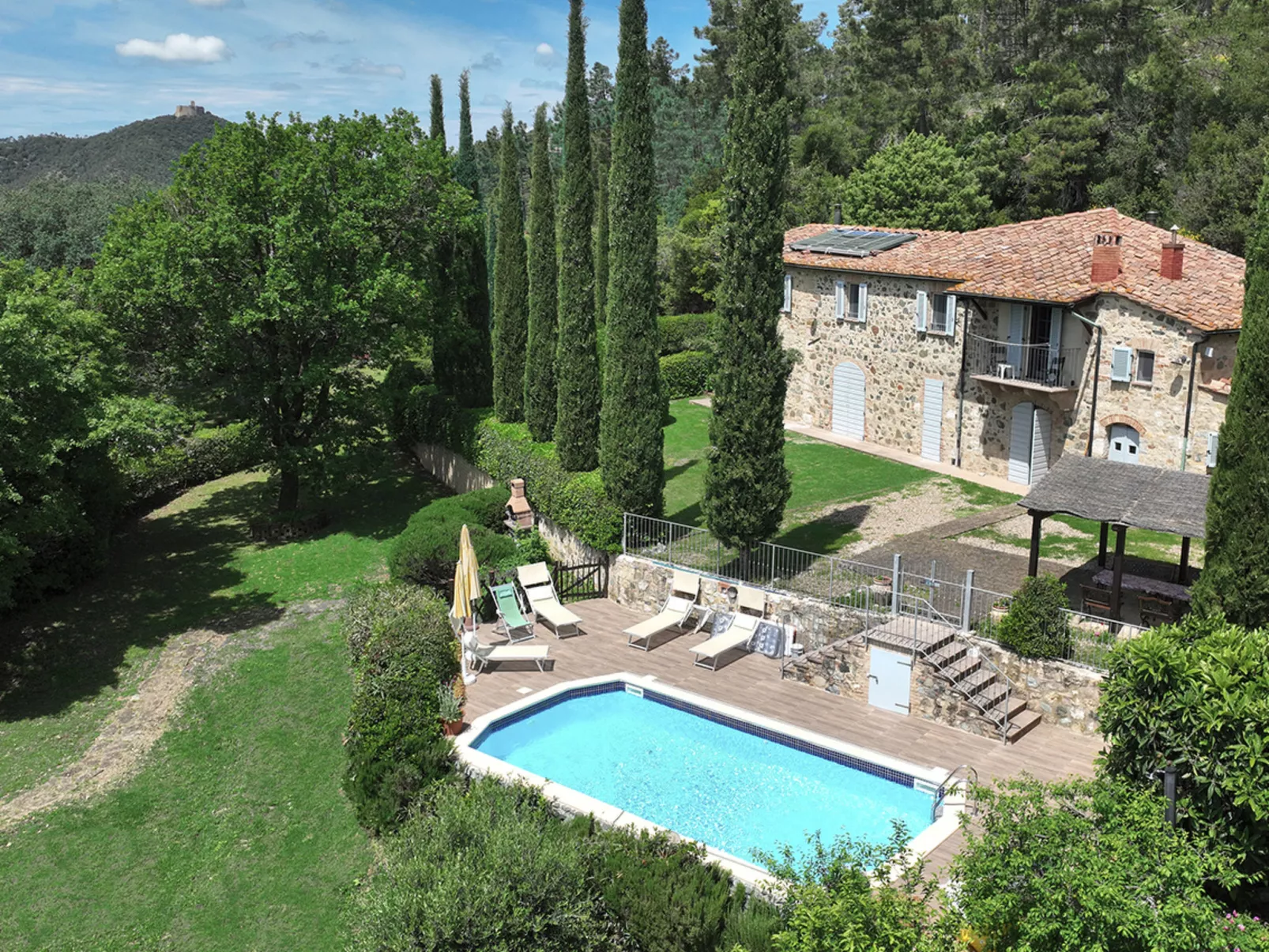 In Montecastelli Pisano mit beheiztem Whirlpool - Image-tags.info