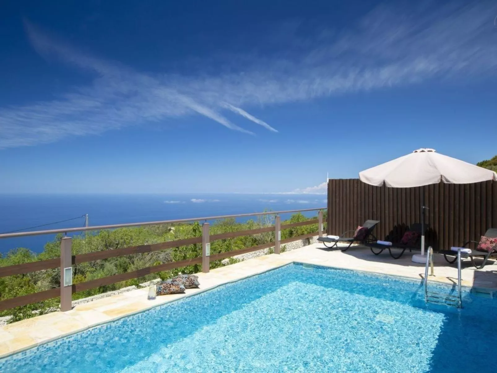 In Apollonii mit privatem Pool und spektakulärer Aussicht - Image-tags.info