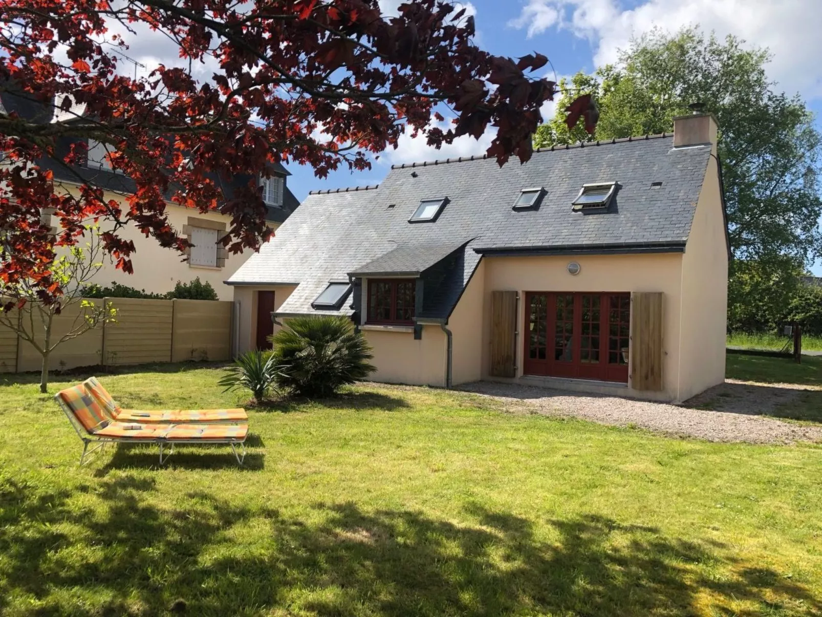 Haus mit grossem Garten in der Nähe des Cap Fréh - Buiten