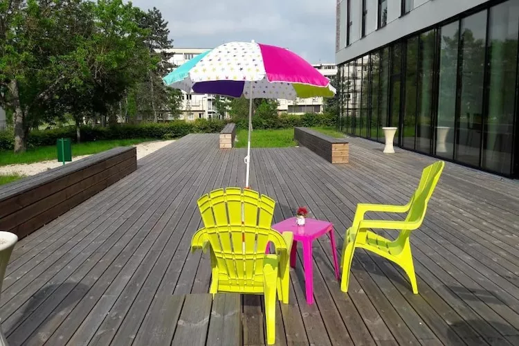 Adonis Dijon single studio - Terrasbalkon