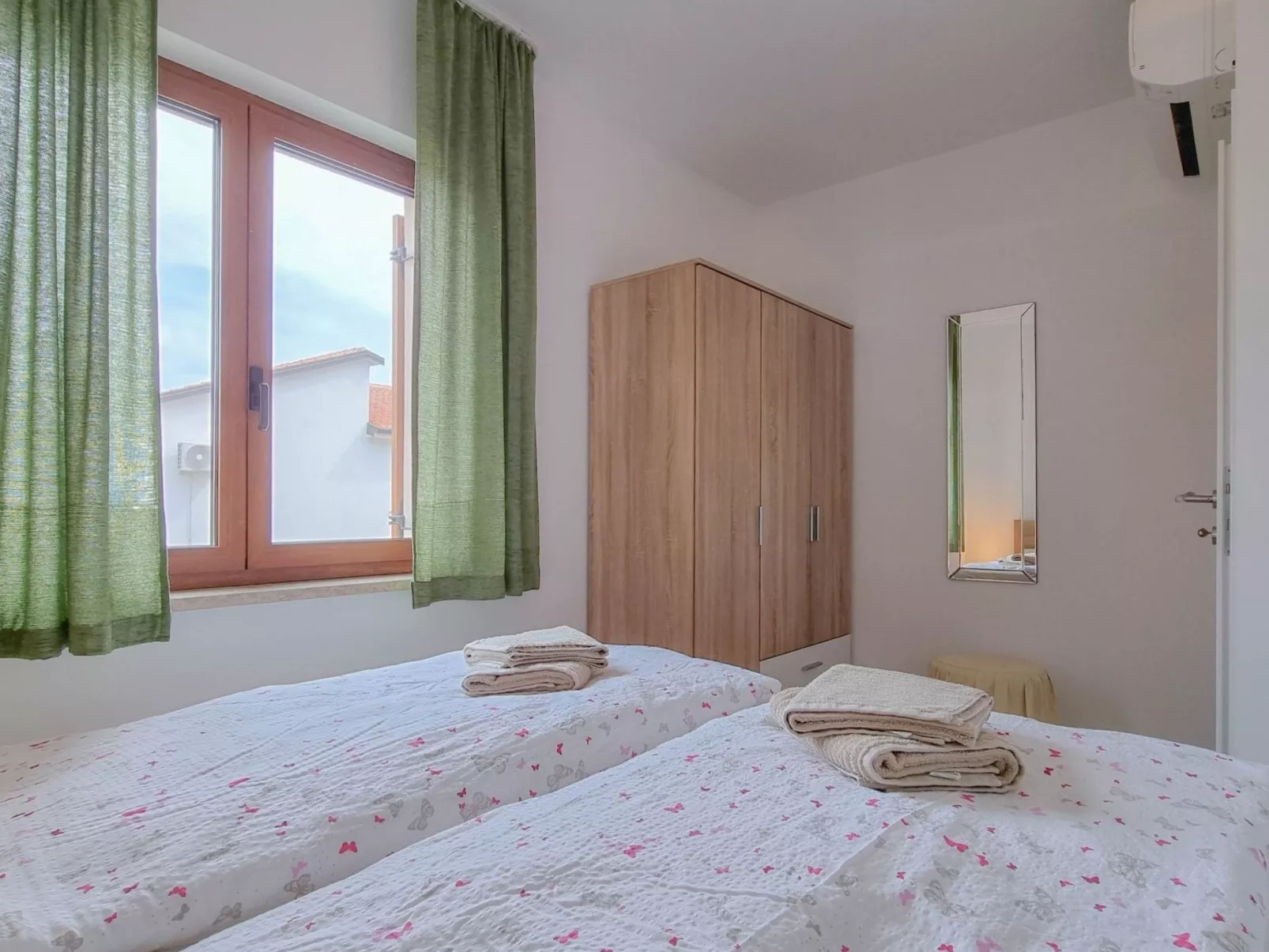 Für 4 Personen ca. 50 m&sup2; in Novigrad, Adriaküste Kroatien (Westküste von I - Binnen