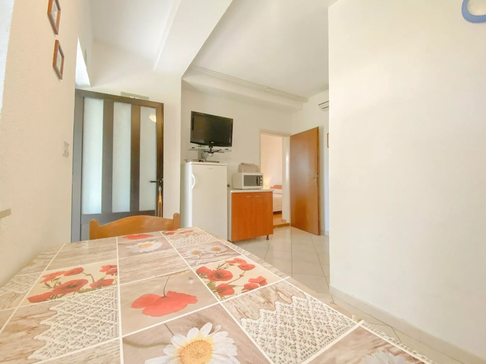 "Elena 2" direkt am Strand - Binnen