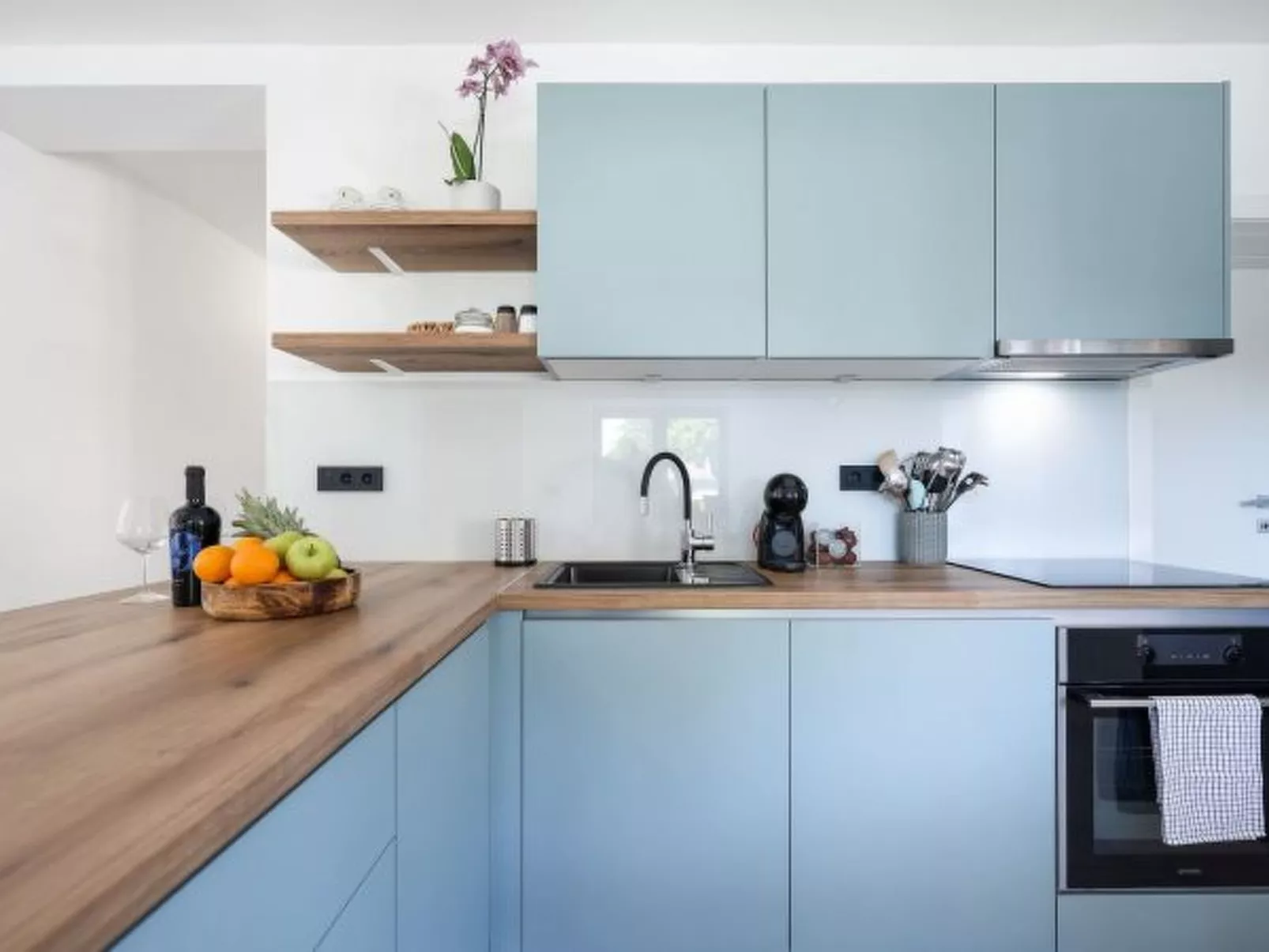 Villa Marta with heated pool and traditional taver - Image-tags.info