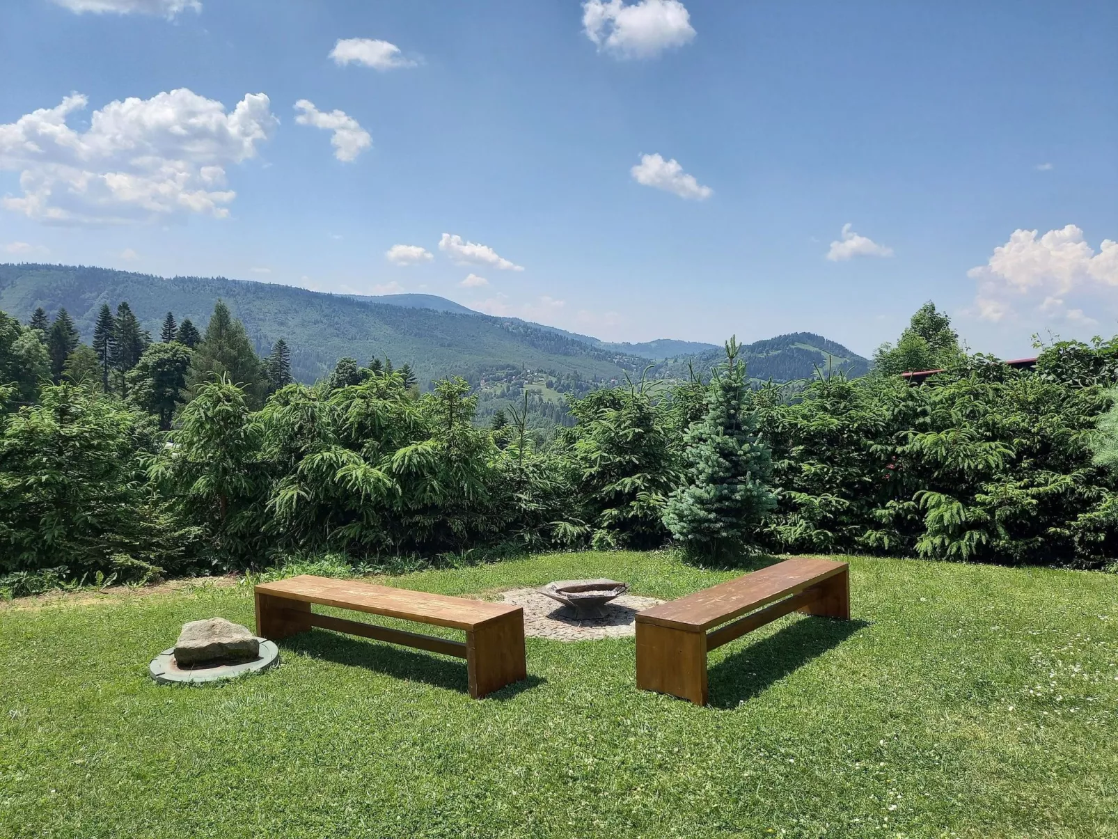 In den Bergen, Villa mit Panoramaterrasse - Buiten