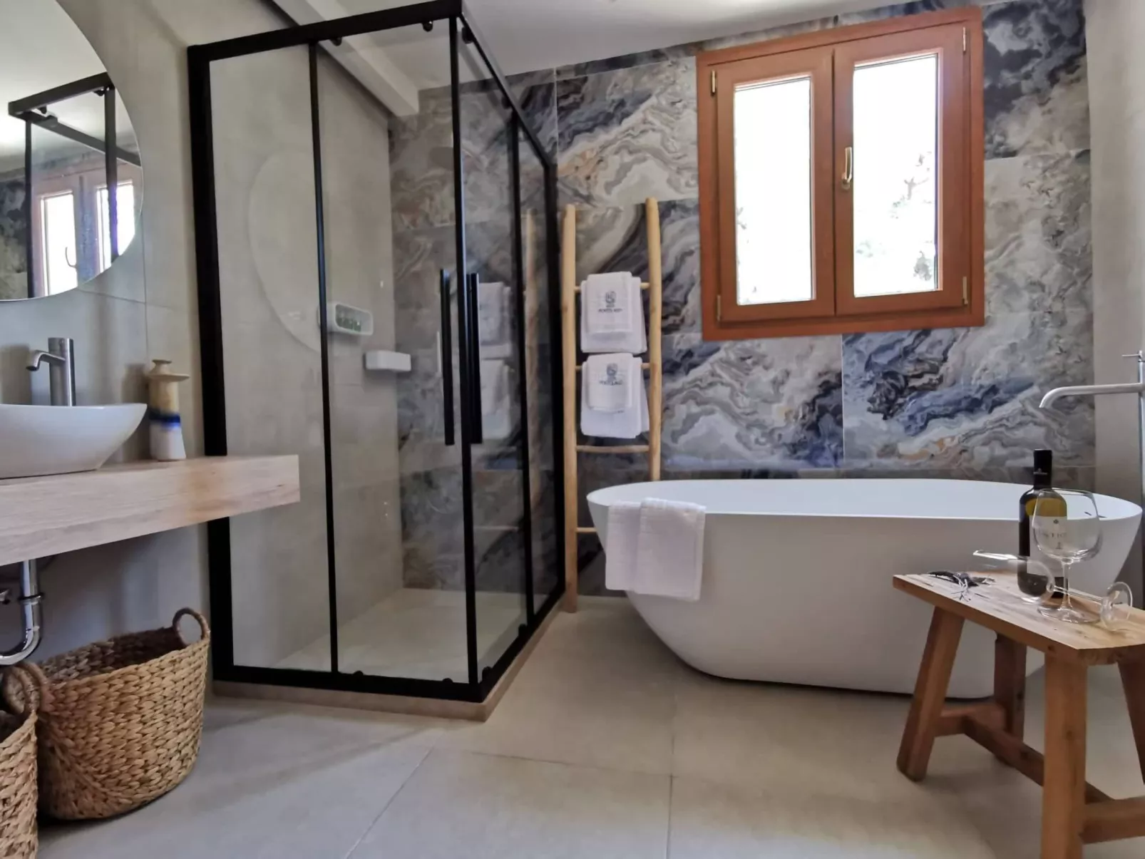 Luxuriöse, abgelegene Villa mit fantastischer Aussicht - Binnen