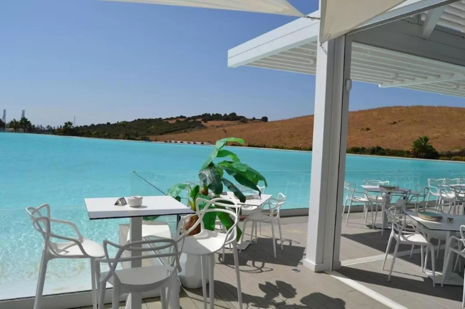 Modern 2-Bedroom Apartment - Alcazaba Lagoon (411) - Terrasbalkon
