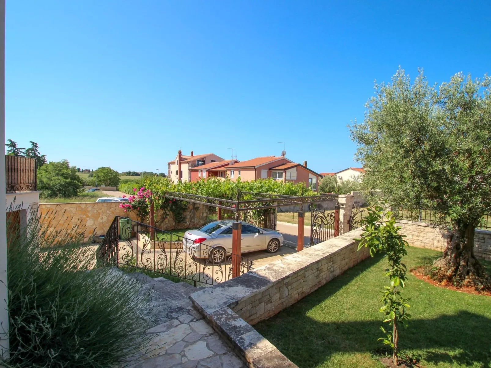 Für 4 Personen ca. 50 m&sup2; in Bužinija, Adriaküste Kroatien (Westküste von I - Buiten