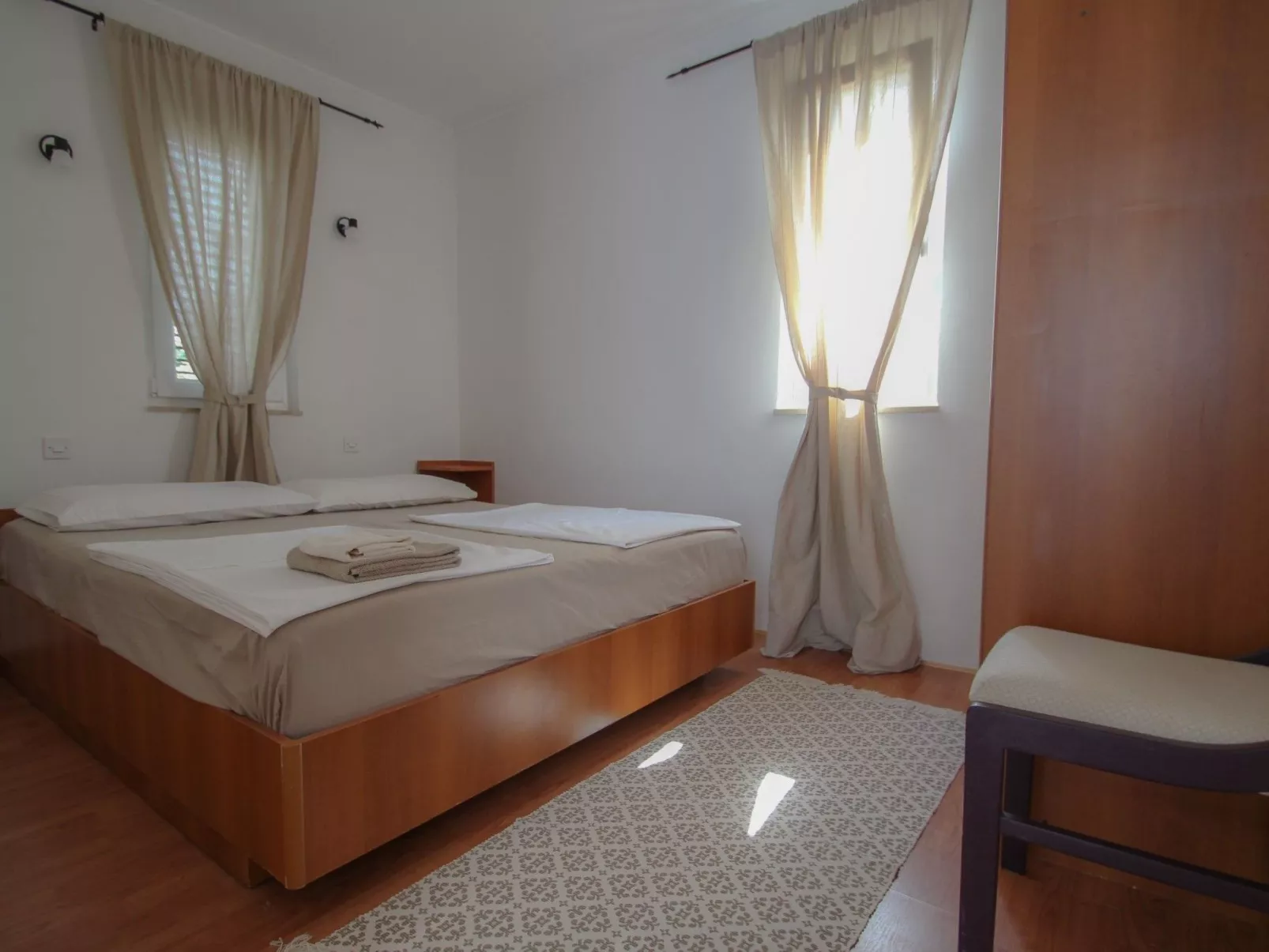 "Karpinjan" direkt am Strand - Binnen