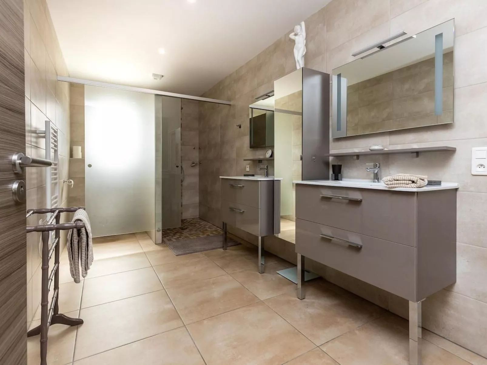 "L'Oustaou des Hournails" (Das Haus der Hournails) - Binnen