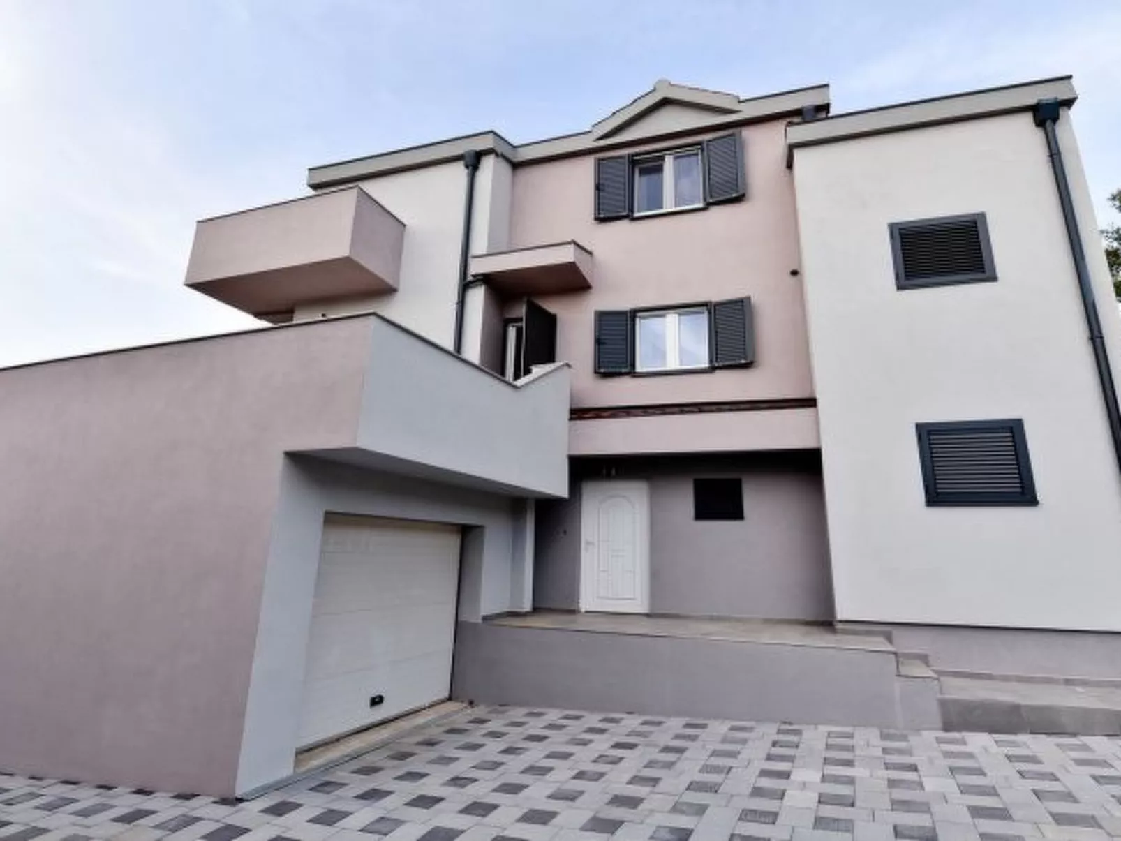 Villa Pinia with pool, Zadar - Image-tags.info