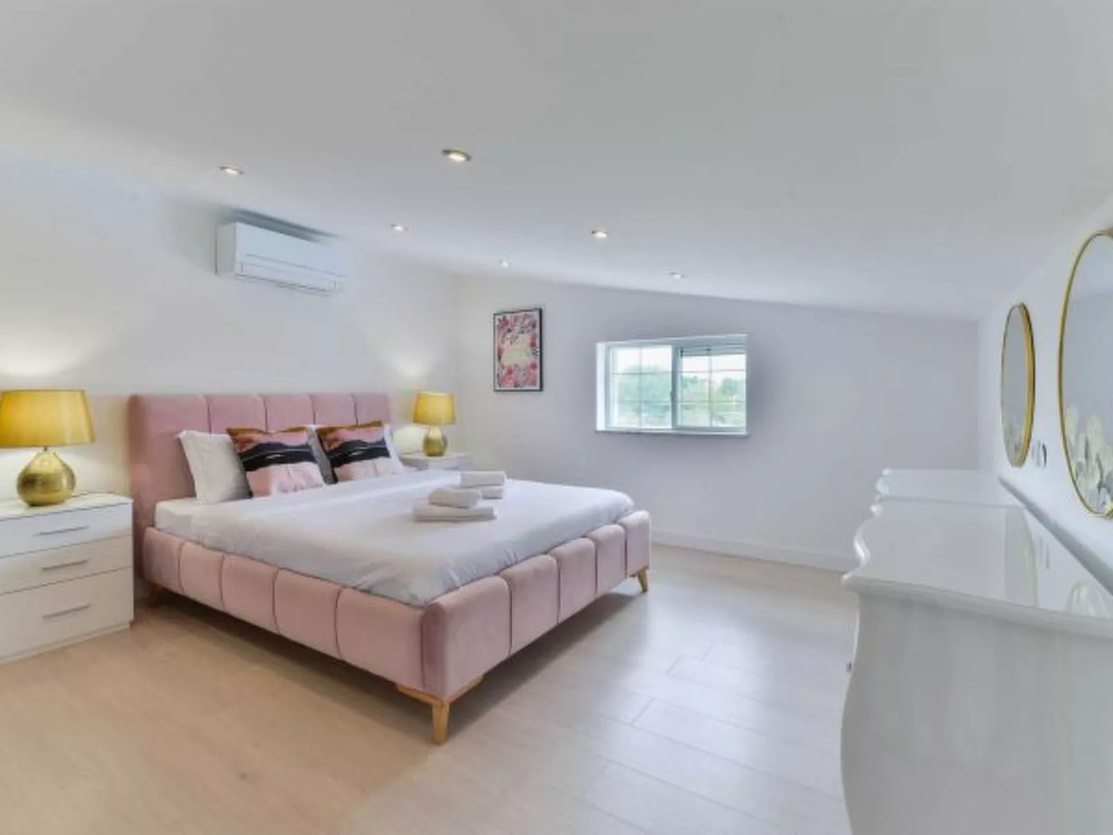 Luxury Villa Maria with large pool - Image-tags.info