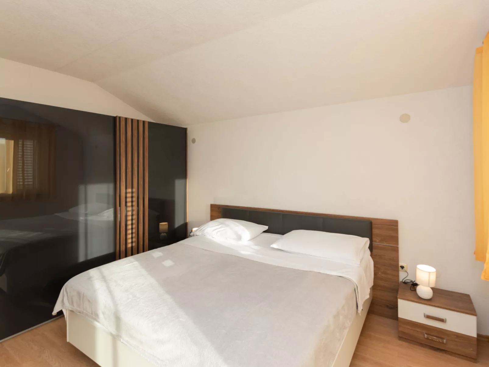 Matanovi dvori - Binnen