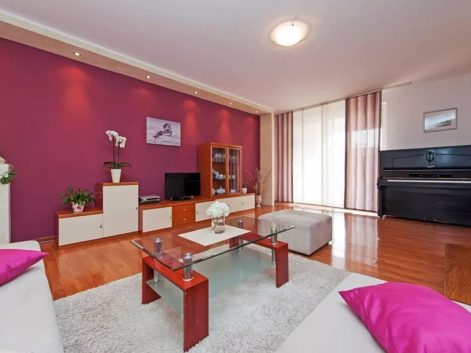 VILLA ENI mit Pool - Image-tags.info
