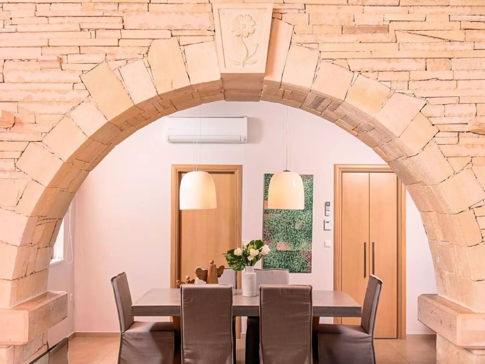 "Acrothea Villa Beheizter Pool" - Image-tags.info