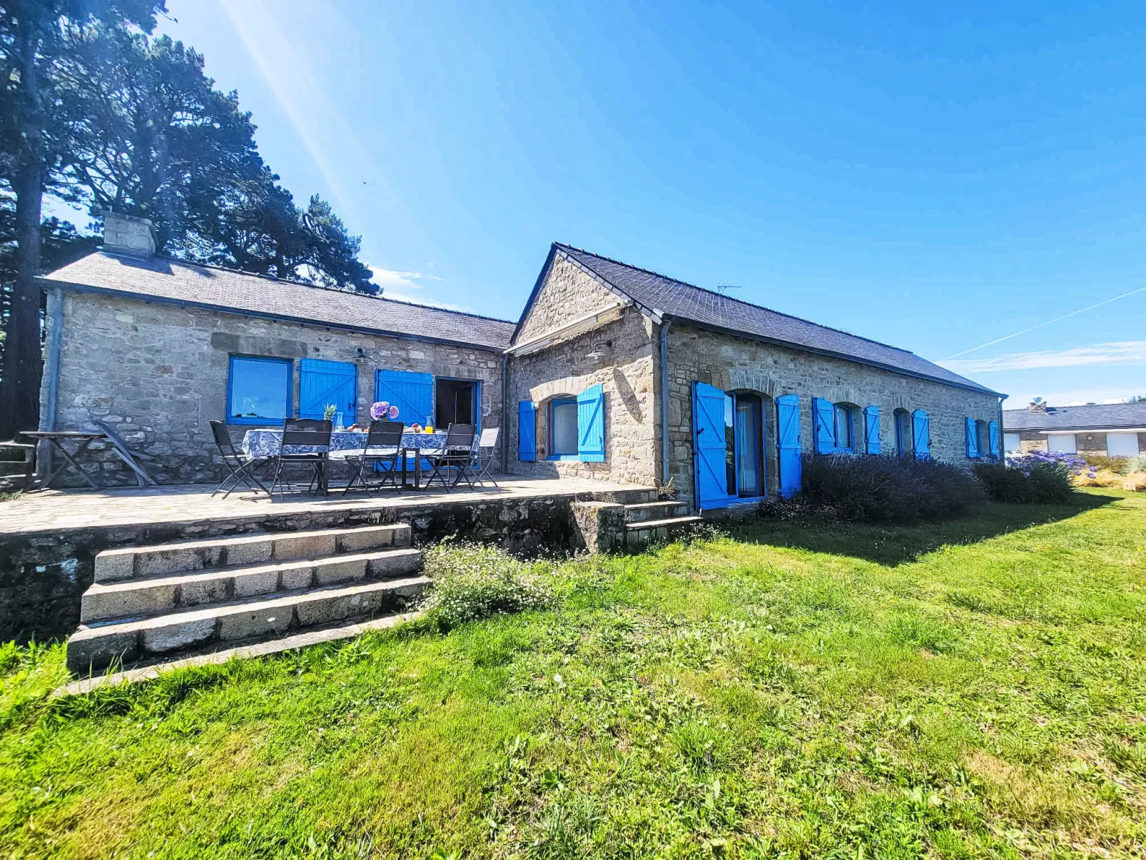 Pen Er Hoët - Buiten