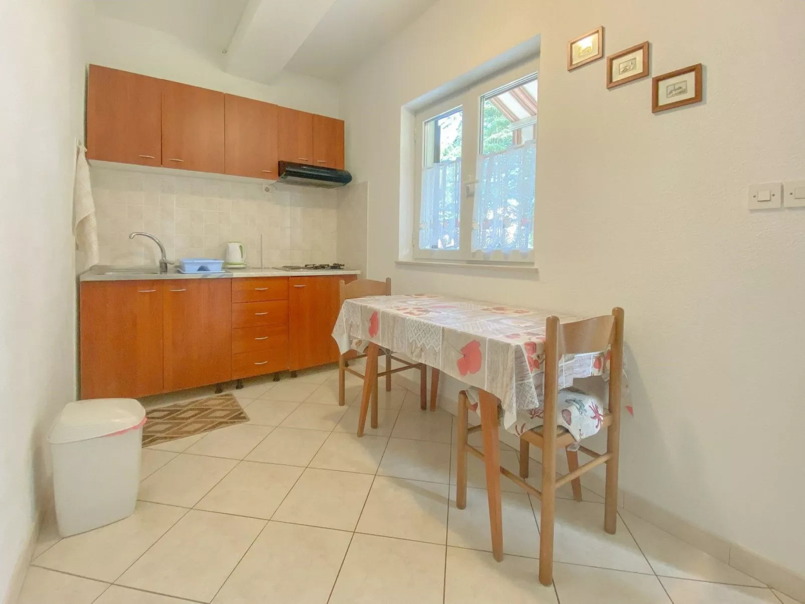 "Elena 2" direkt am Strand - Binnen