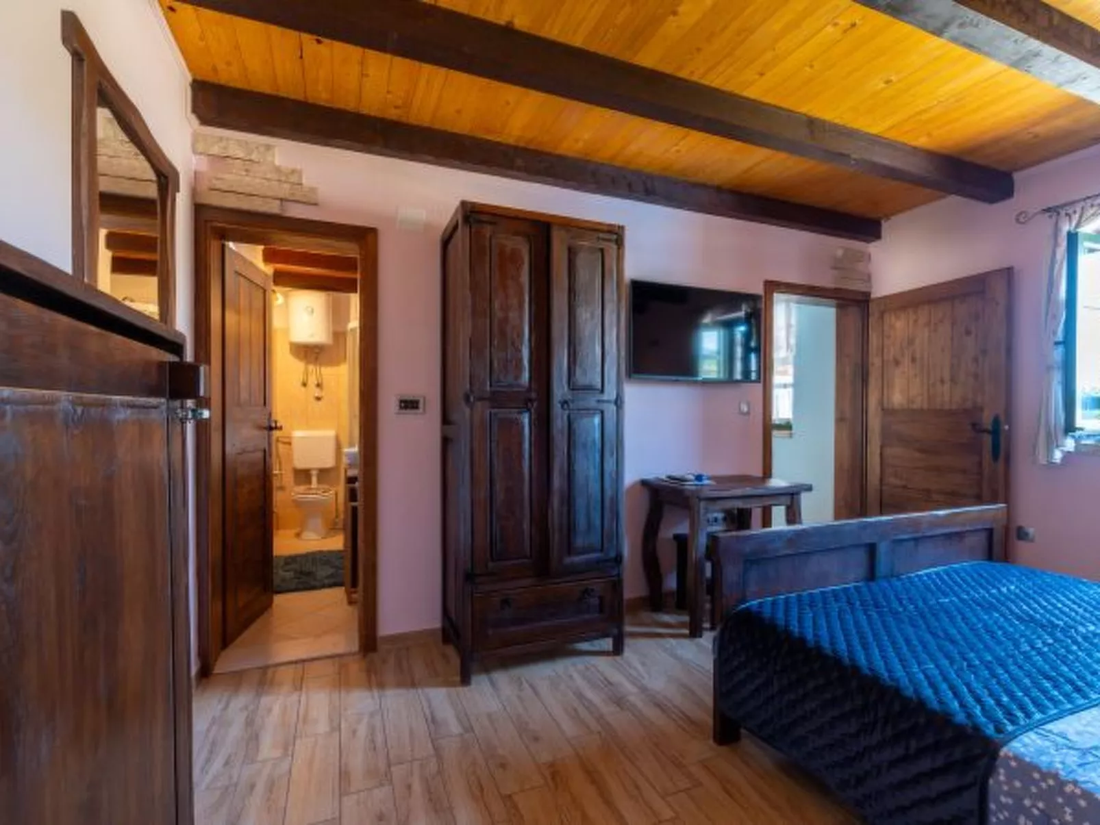 Stone villa Tea with pool - Image-tags.info