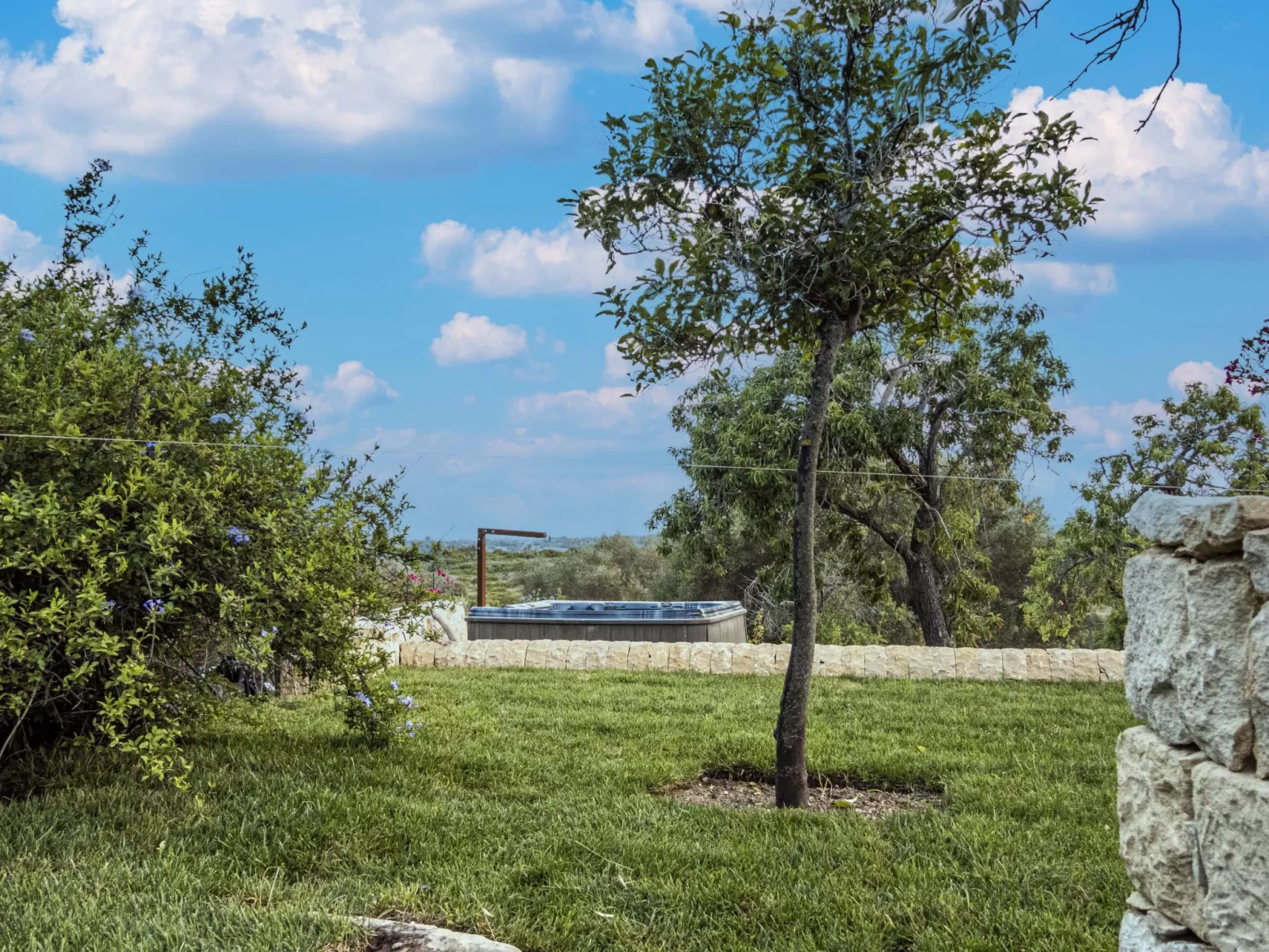 Giniusa' Studio mit Whirlpool-Badewanne - Buiten